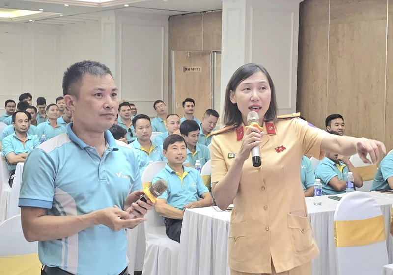 Nâng cao kiến thức pháp luật về giao thông cho lái xe vận tải hành khách