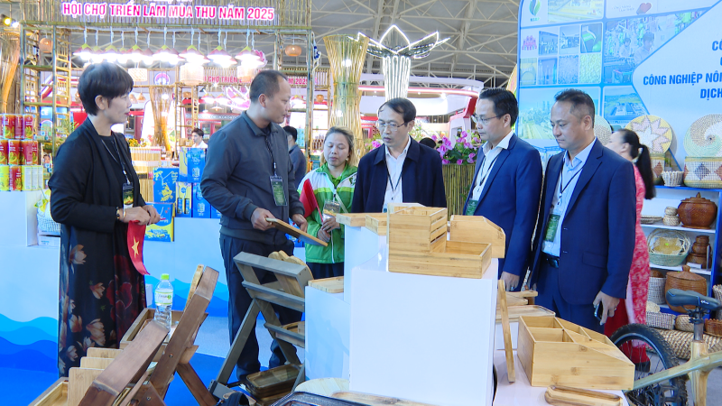 Khai mạc Hội chợ Mùa Thu lần thứ nhất - năm 2025