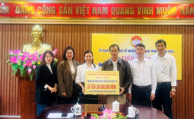 Ủy ban MTTQ tỉnh tiếp nhận ủng hộ đồng bào vùng lũ