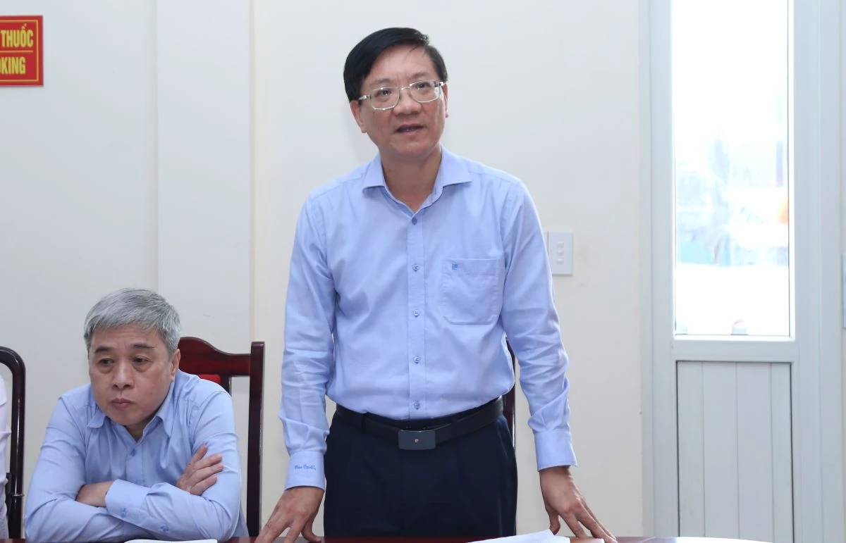 Phó Bí thư Thường trực Tỉnh ủy Nguyễn Hồng Phong thăm, làm việc tại phường Đông Tiến