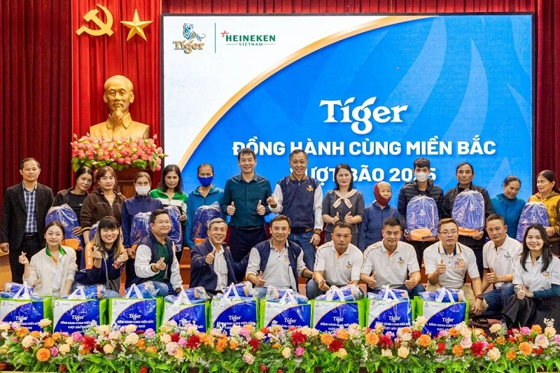 Tiger đồng hành cùng bà con khắc phục hậu quả sau bão lũ