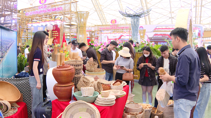 Đặc sắc sản phẩm hàng hoá tiêu biểu tỉnh Thanh Hoá tại Hội chợ Mùa Thu