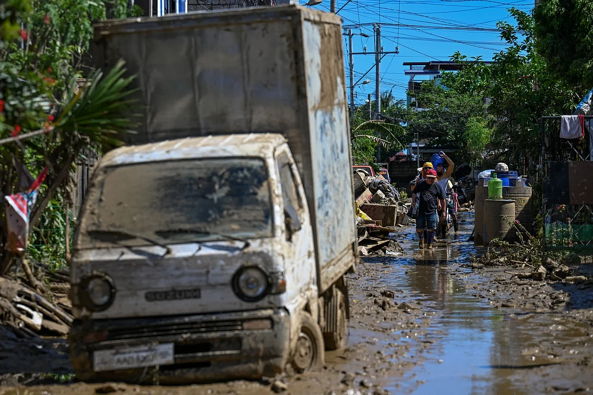 Siêu bão Phượng hoàng đặc biệt nguy hiểm, Philippines cảnh báo đỏ
