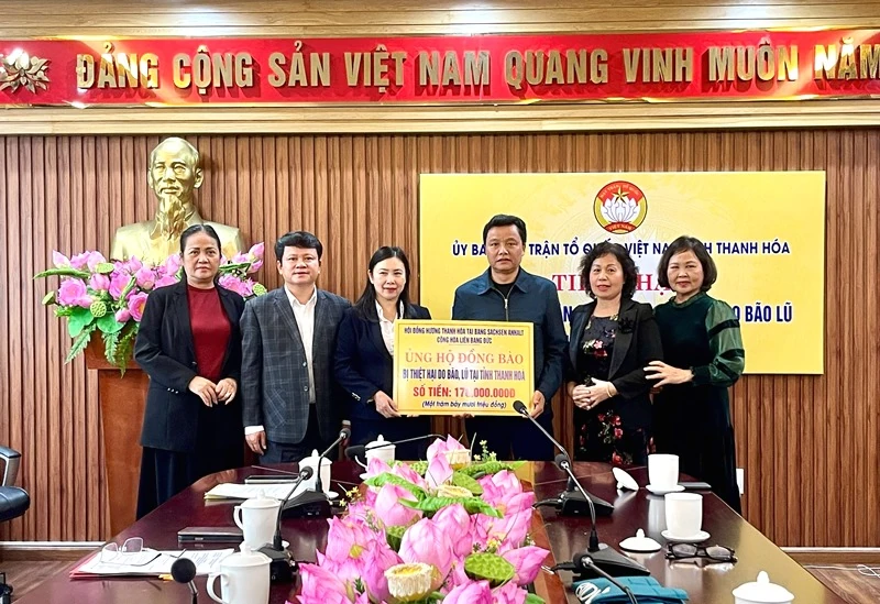 Ủy ban MTTQ tỉnh tiếp nhận ủng hộ đồng bào vùng lũ