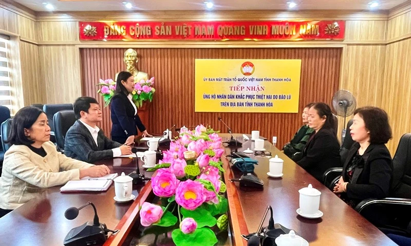 Ủy ban MTTQ tỉnh tiếp nhận ủng hộ đồng bào vùng lũ