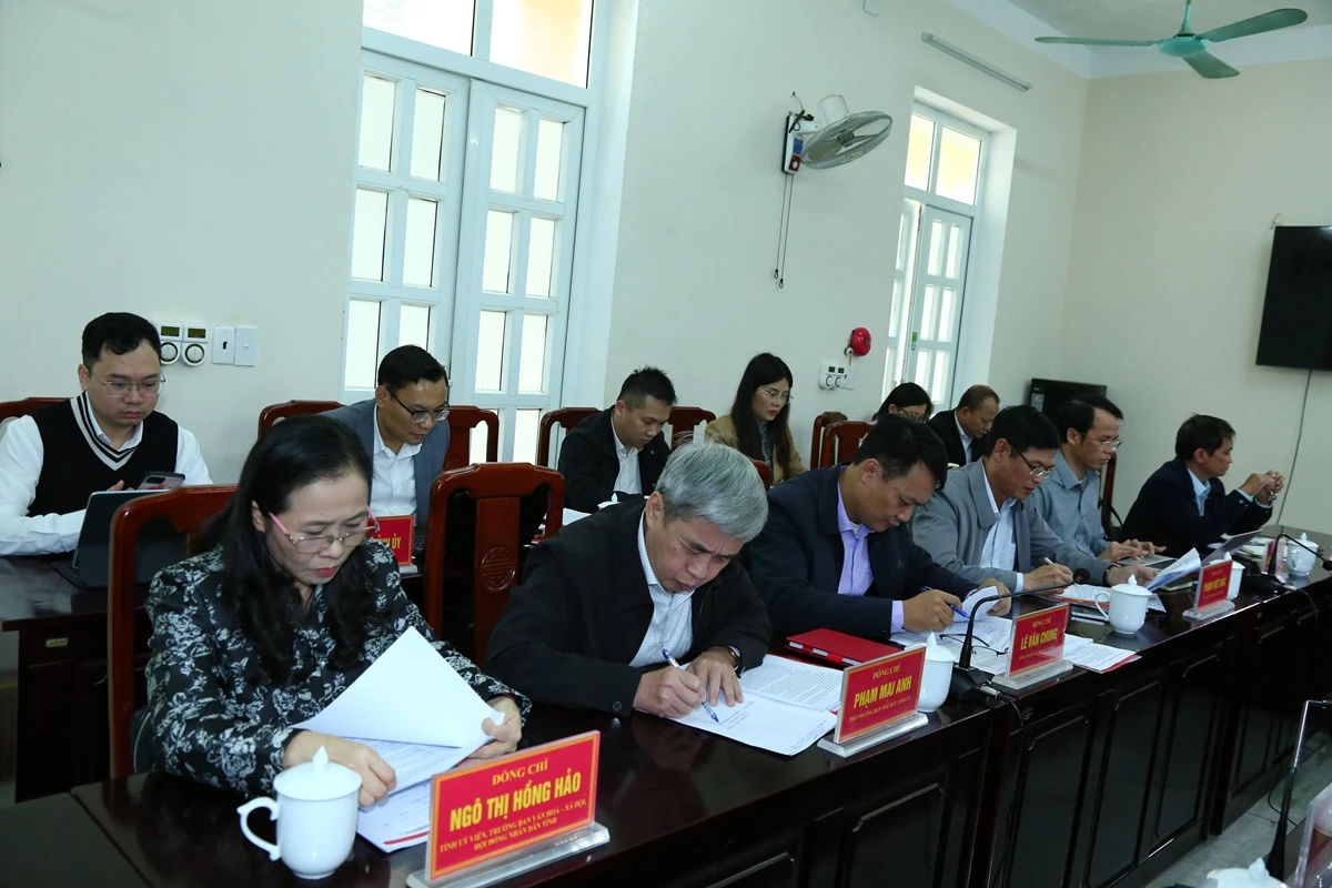 Phó Bí thư Thường trực Tỉnh ủy Nguyễn Hồng Phong thăm, làm việc tại xã Pù Luông