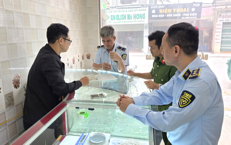Xử phạt 2 doanh nghiệp kinh doanh vàng bạc giả mạo nhãn hiệu được bảo hộ