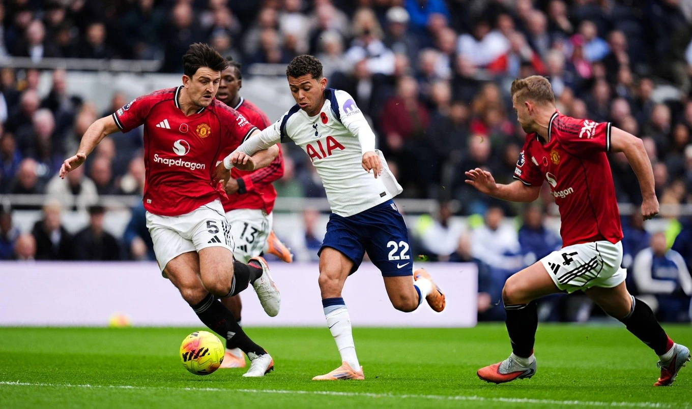 PVF-CAND thoát thua ngoạn mục; Chelsea thắng đậm, Arsenal và MU cùng mất điểm