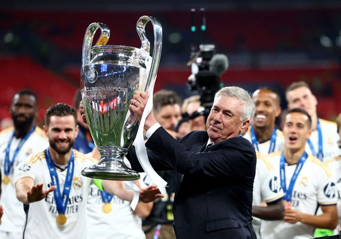 HLV Kim Sang-sik chỉ ra thói quen xấu của cầu thủ Việt Nam; Man City áp sát ngôi đầu Premier League