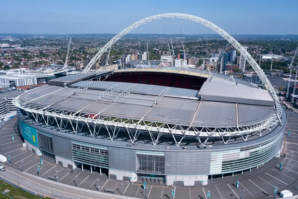 Liverpool hạ Real Madrid tại Anfield, FIFA bất ngờ “gọi tên” Công Phượng