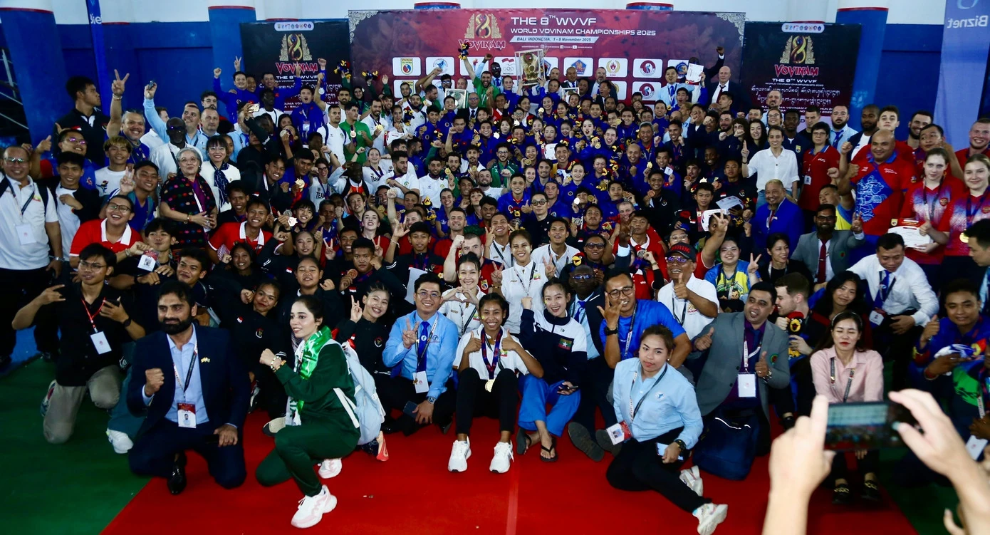 Thủ môn Bùi Tiến Dũng phẫu thuật thành công; MU nhận tin dữ về Mainoo