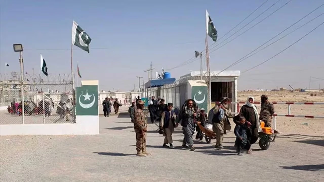 Afghanistan và Pakistan đấu súng tại khu vực biên giới