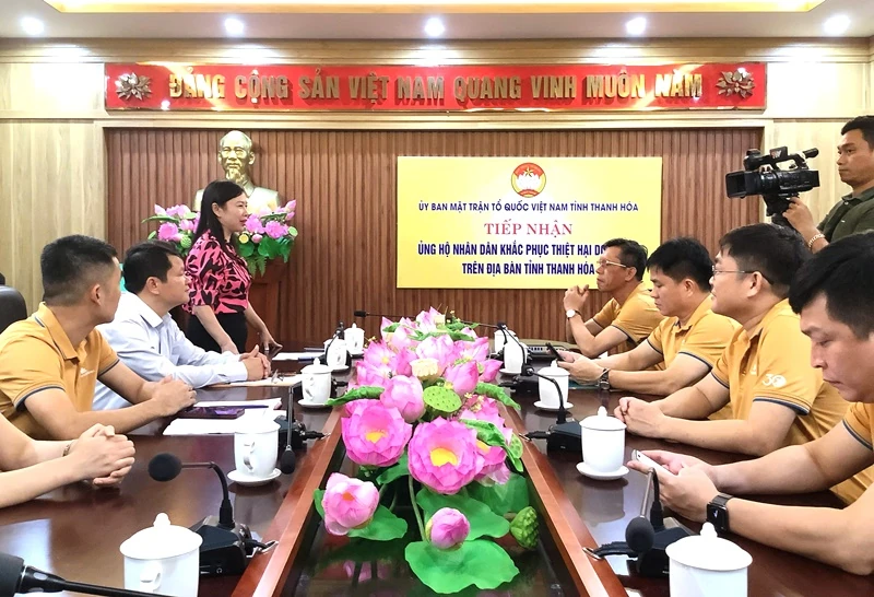 Các doanh nghiệp ủng hộ đồng bào vùng lũ 1 tỷ đồng