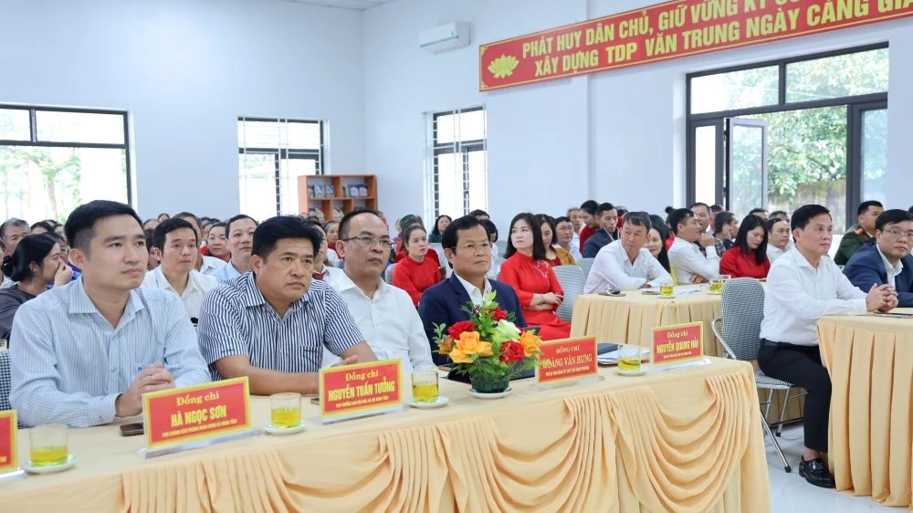 Phó Chủ tịch HĐND tỉnh Nguyễn Quang Hải dự Ngày hội Đại đoàn kết toàn dân tộc tại khu dân cư Văn Trung