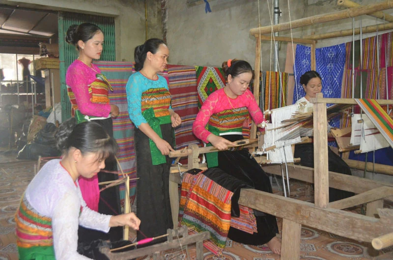 Khám phá vùng đất Mường Khoòng