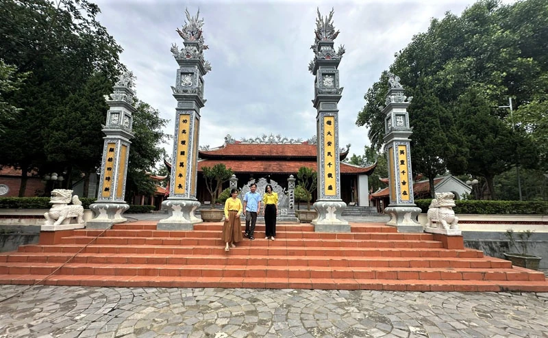 Phủ Cẩm: Điểm du lịch hấp dẫn