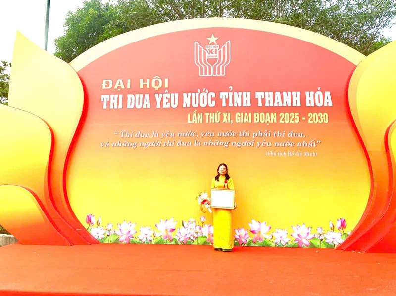 Tỏa sáng tinh thần cống hiến, nhiệt huyết vì sự nghiệp “trồng người”