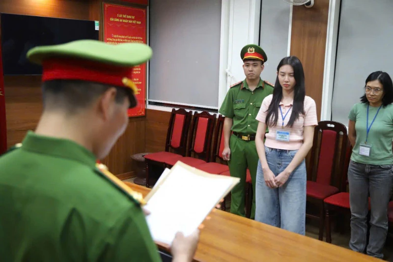 Ngày 19/11, xét xử hoa hậu Thùy Tiên, Quang Linh Vlogs vụ kẹo Kera