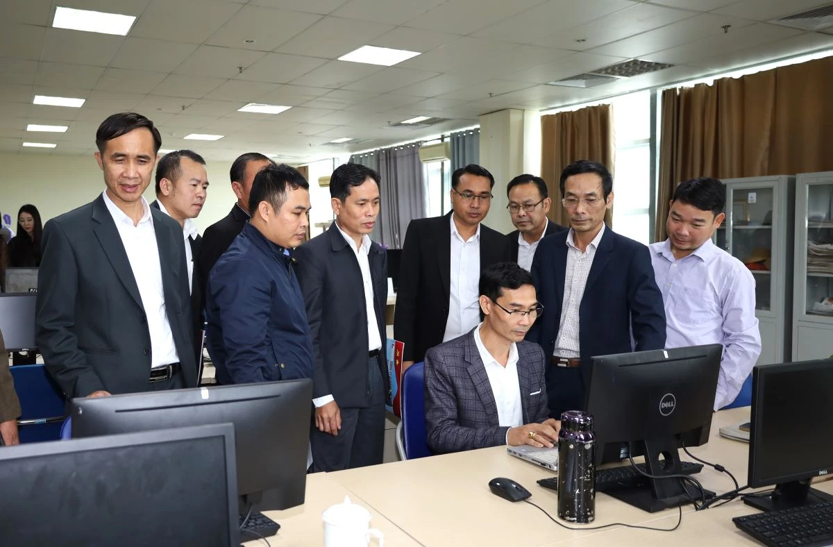 Đoàn cán bộ lãnh đạo quản lý Báo chí và Truyền thông Lào thăm, làm việc tại Báo và Đài Phát thanh – Truyền hình Thanh Hóa