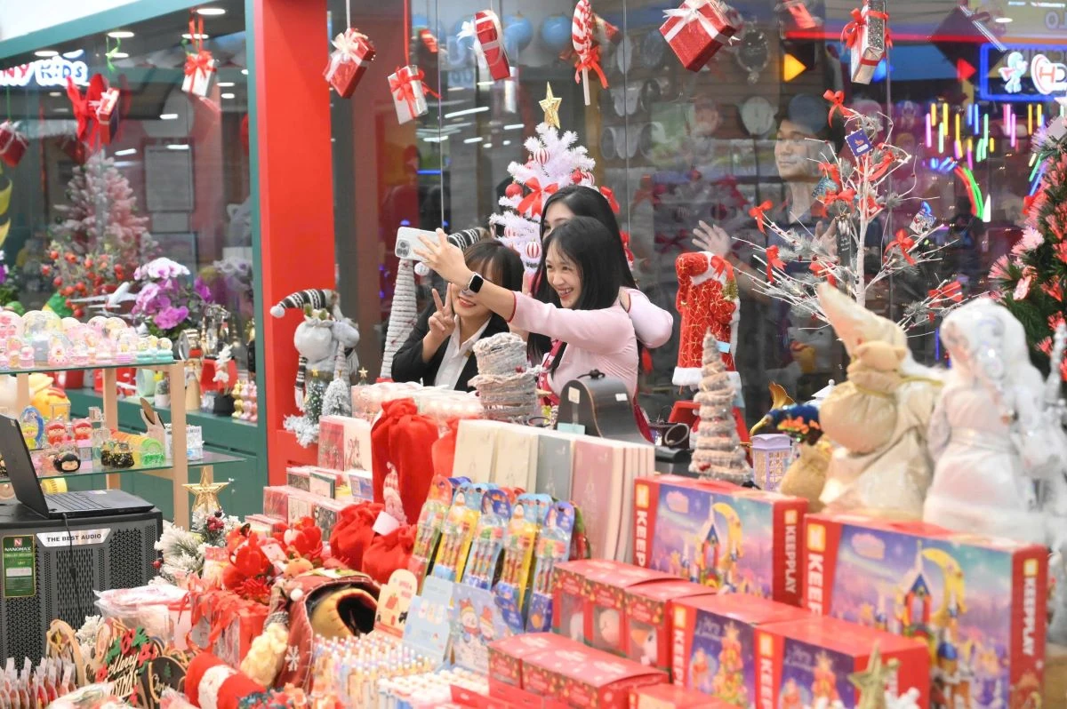 Khai trương Nhà sách FAHASA Lam Sơn