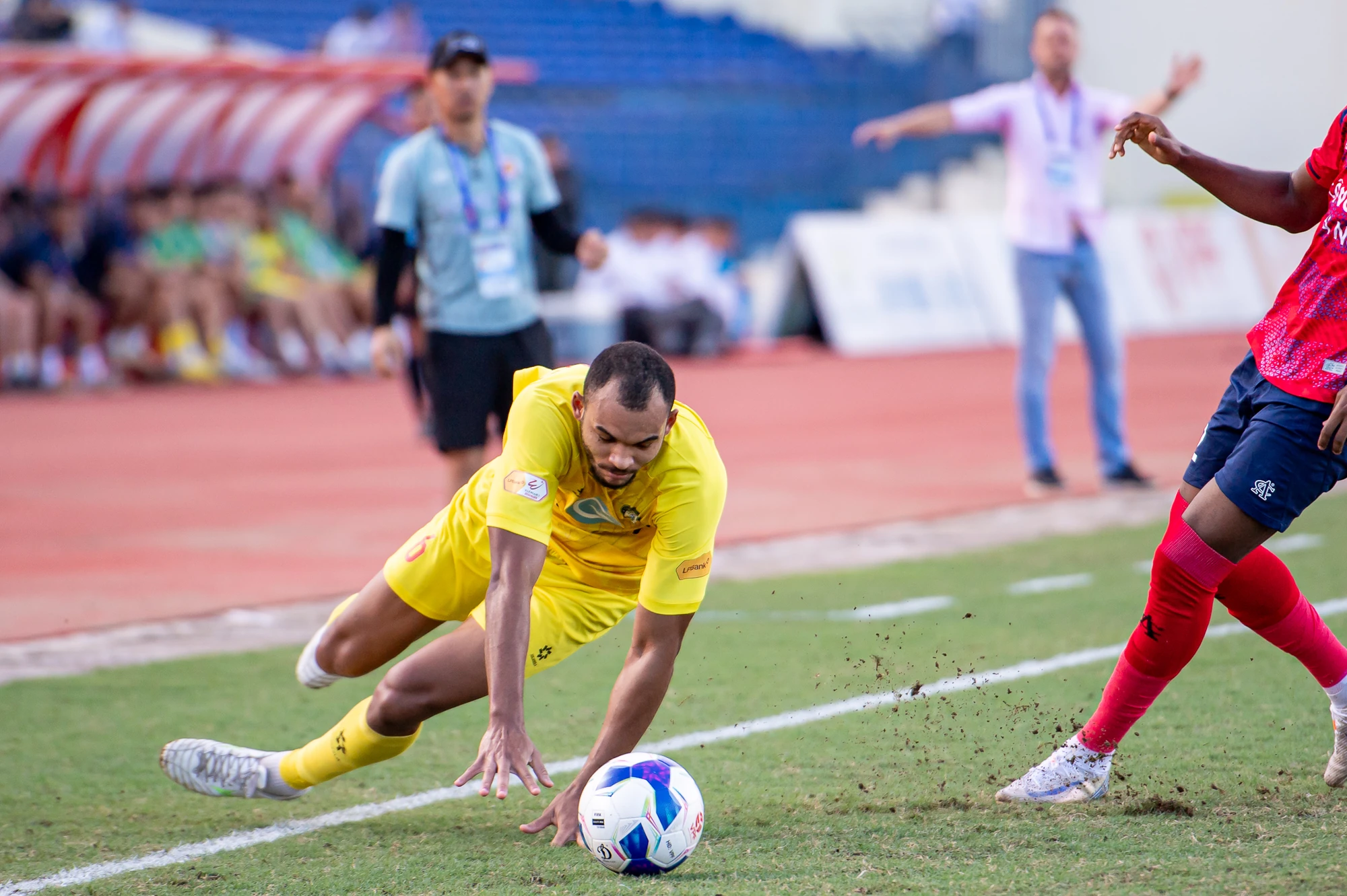 Đông Á Thanh Hóa từng thoát án phạt cấm chuyển nhượng như thế nào?