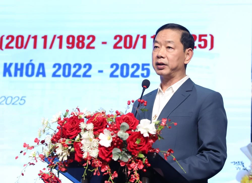 Trường CĐ Y dược Hợp Lực kỷ niệm Ngày Nhà giáo Việt Nam và trao bằng tốt nghiệp cho sinh viên