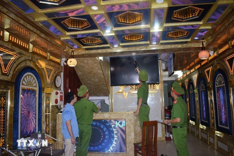 Quy định thủ tục về cấp giấy phép đủ điều kiện kinh doanh dịch vụ karaoke