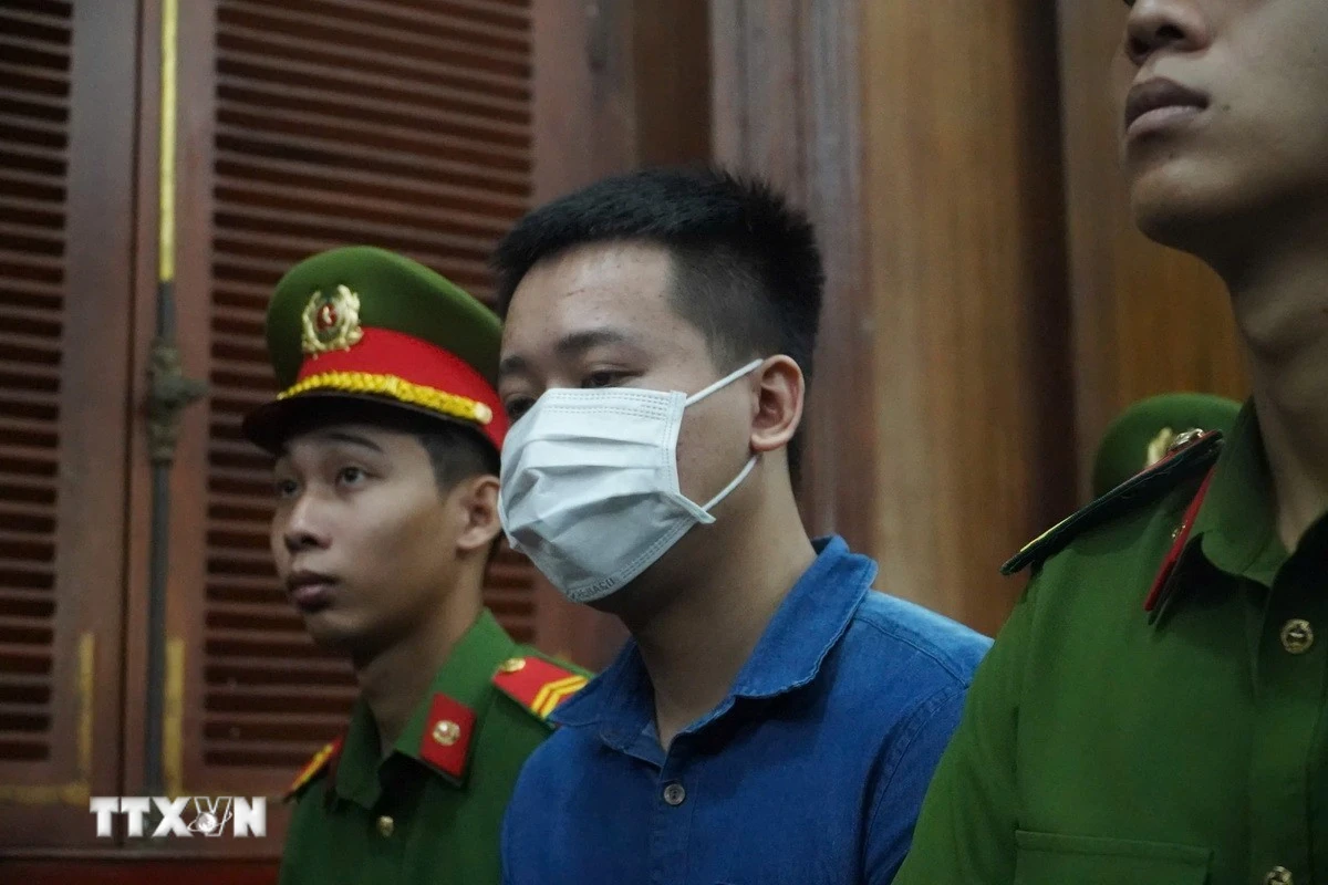 Hoa hậu Thùy Tiên, Quang Linh Vlogs, Hằng Du Mục nhận án 2 năm tù
