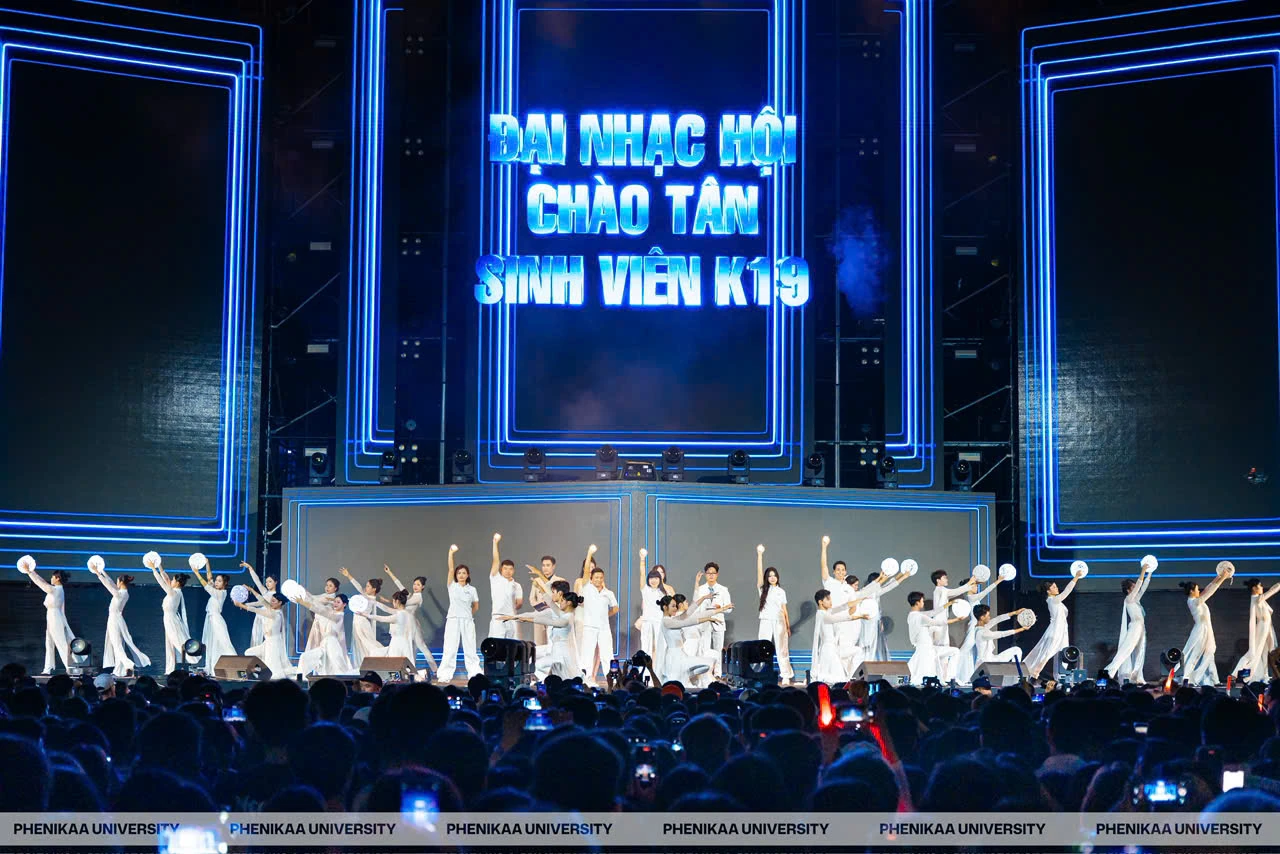 Đại học Phenikaa tổ chức Đại nhạc hội Sync City chào đón tân sinh viên K19