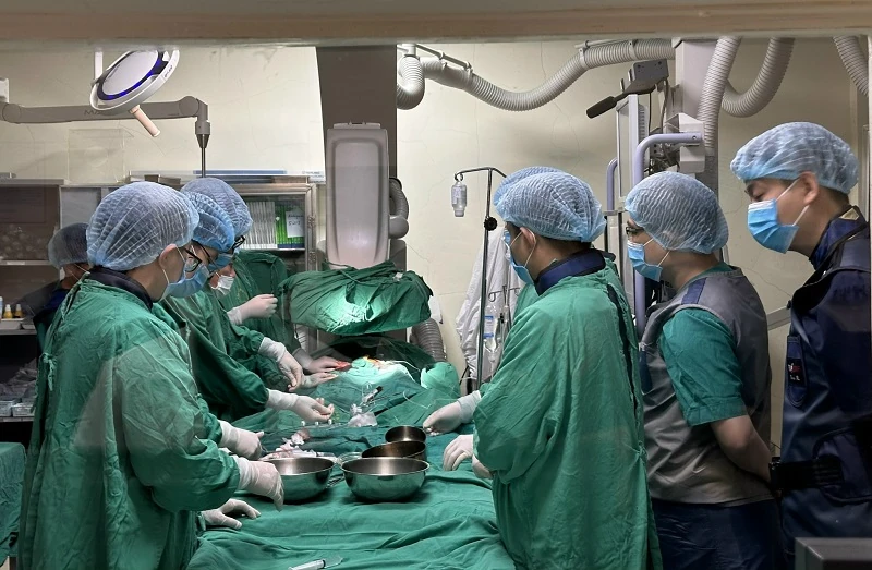 Bệnh viện Đa khoa tỉnh Thanh Hóa thực hiện thành công kỹ thuật thay van động mạch chủ qua da