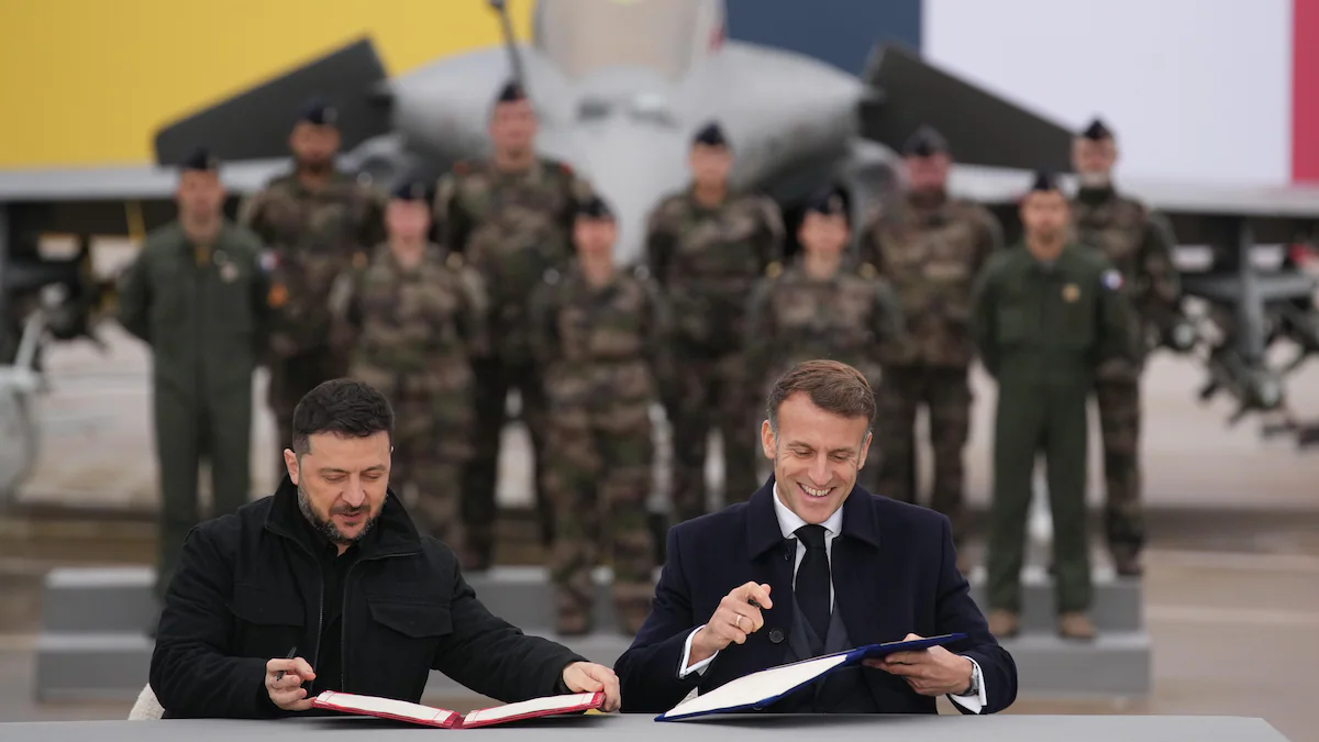 Tổng thống Ukraine thăm Pháp, ký thỏa thuận mua sắm thiết bị quốc phòng lịch sử