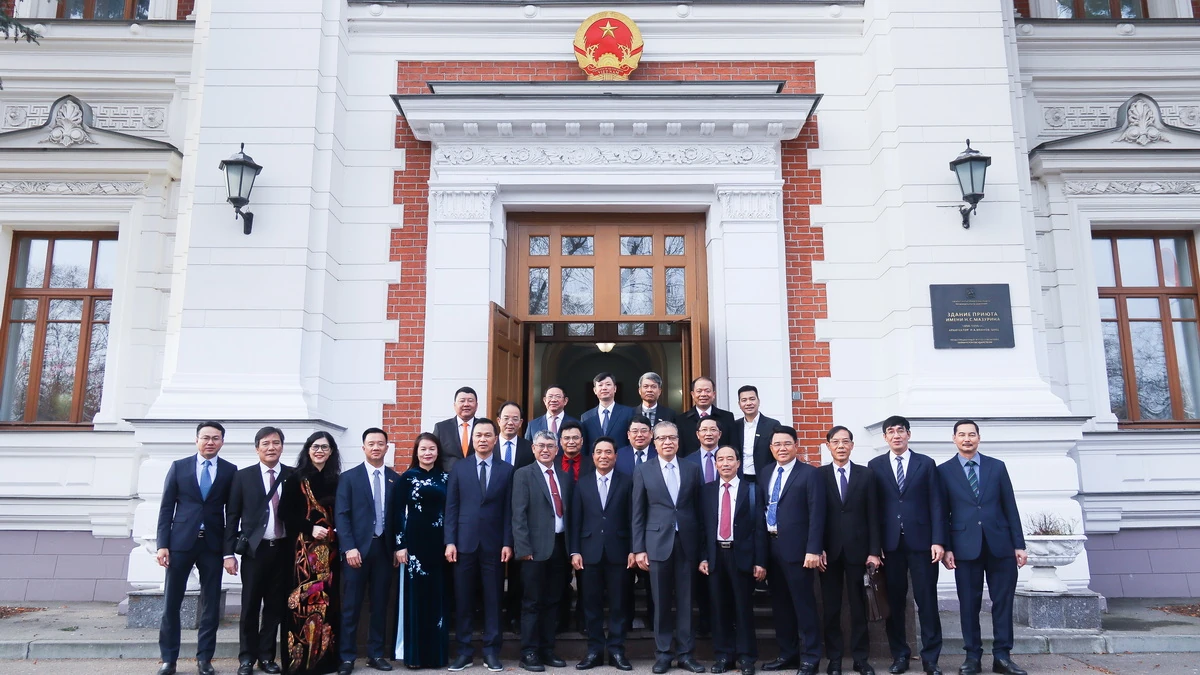 Bí thư Tỉnh ủy Nguyễn Doãn Anh làm việc với Đại sứ quán Việt Nam tại Liên bang Nga