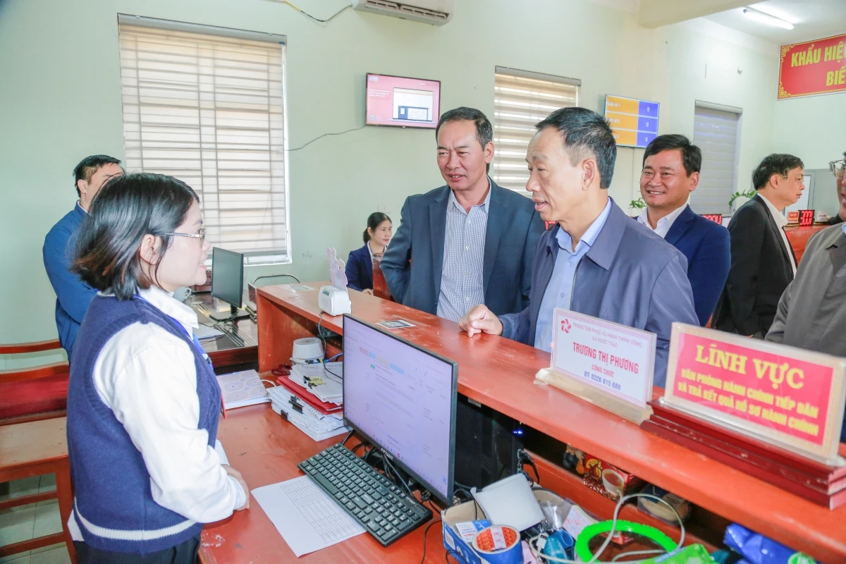 Phó Bí thư Tỉnh ủy, Chủ tịch Ủy ban MTTQ tỉnh Trịnh Tuấn Sinh làm việc với các xã Ngọc Trạo, Vân Du, Kim Tân