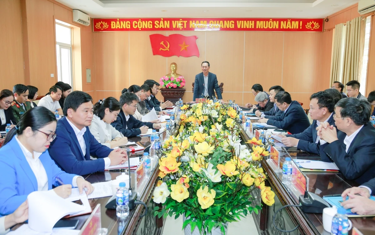 Phó Bí thư Tỉnh ủy, Chủ tịch Ủy ban MTTQ tỉnh Trịnh Tuấn Sinh làm việc với các xã Ngọc Trạo, Vân Du, Kim Tân