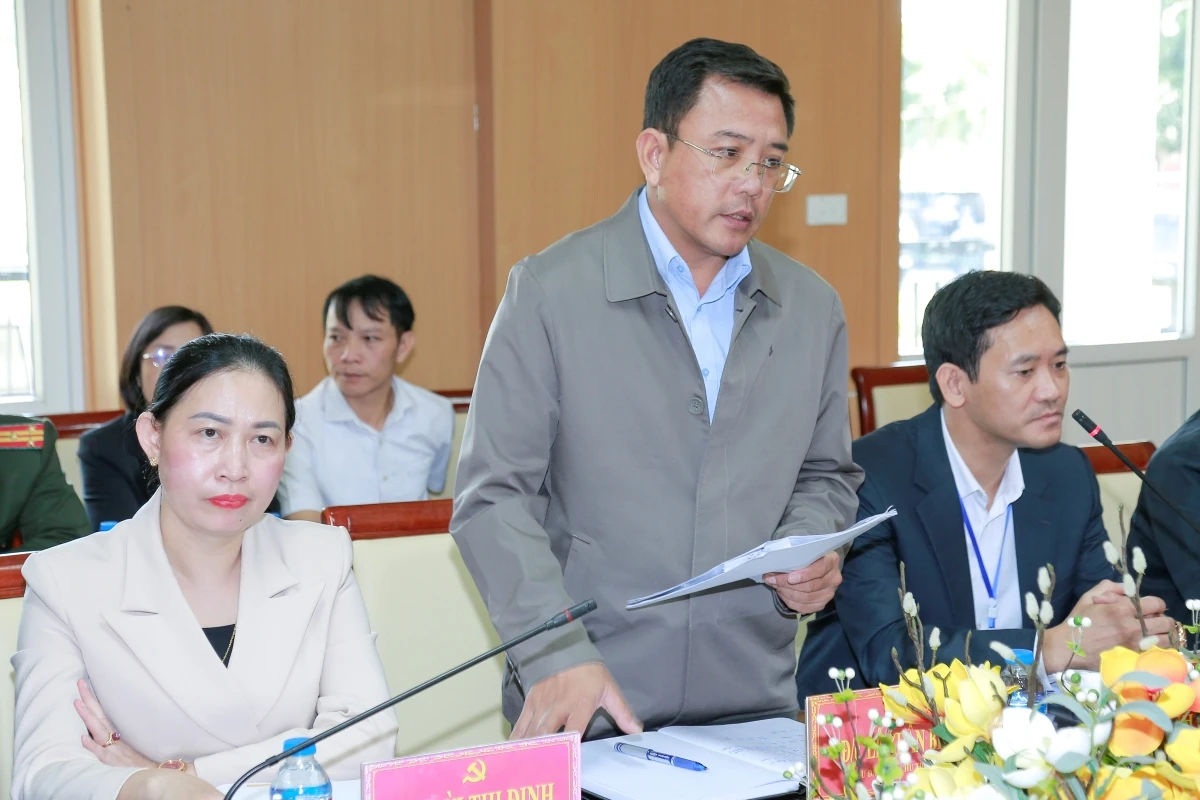 Phó Bí thư Tỉnh ủy, Chủ tịch Ủy ban MTTQ tỉnh Trịnh Tuấn Sinh làm việc với các xã Ngọc Trạo, Vân Du, Kim Tân