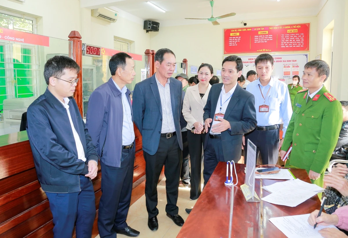 Phó Bí thư Tỉnh ủy, Chủ tịch Ủy ban MTTQ tỉnh Trịnh Tuấn Sinh làm việc với các xã Ngọc Trạo, Vân Du, Kim Tân