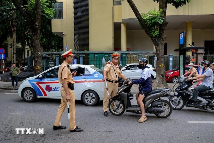 Kiểm tra, xử lý 2.100 học sinh và phụ huynh vi phạm an toàn giao thông