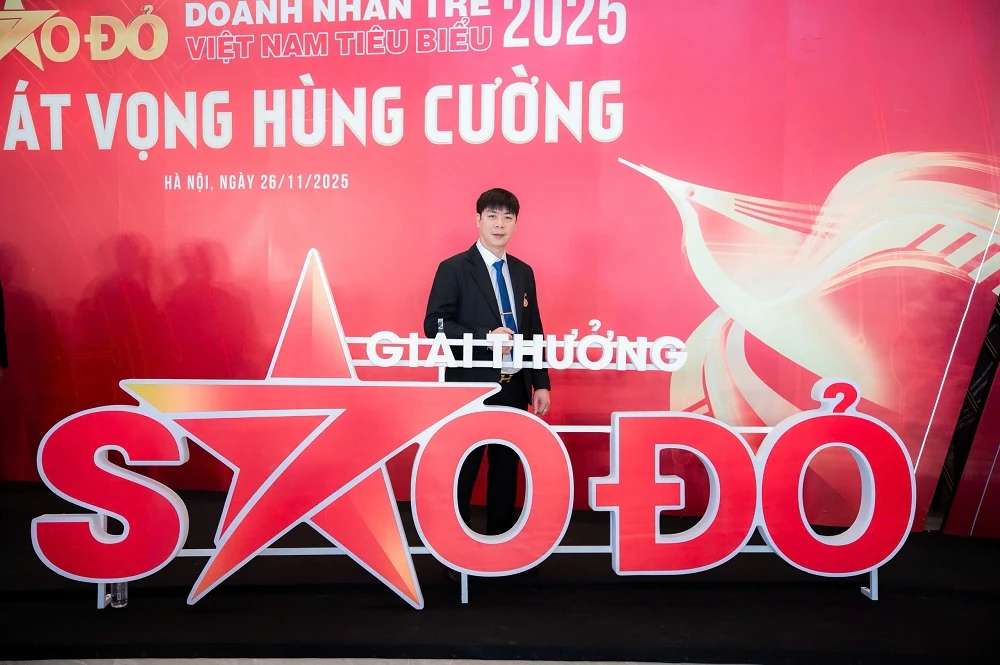 Chủ tịch HĐQT Tập đoàn Việt Hưng Ninh Văn Sức nằm trong TOP 100 Sao đỏ - Doanh nhân trẻ Việt Nam tiêu biểu năm 2025