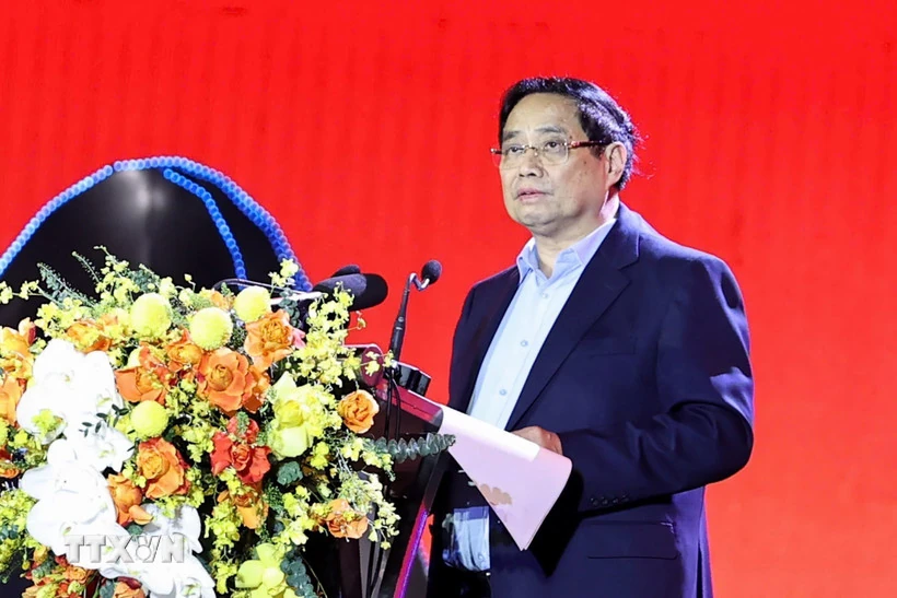 Thủ tướng kêu gọi đồng bào cả nước đoàn kết một lòng hướng về miền Trung