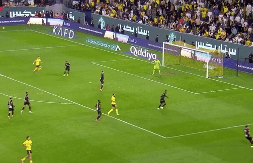 Ronaldo tái hiện siêu phẩm móc bóng; Thể Công Viettel biến CAHN thành cựu vương Cúp Quốc gia