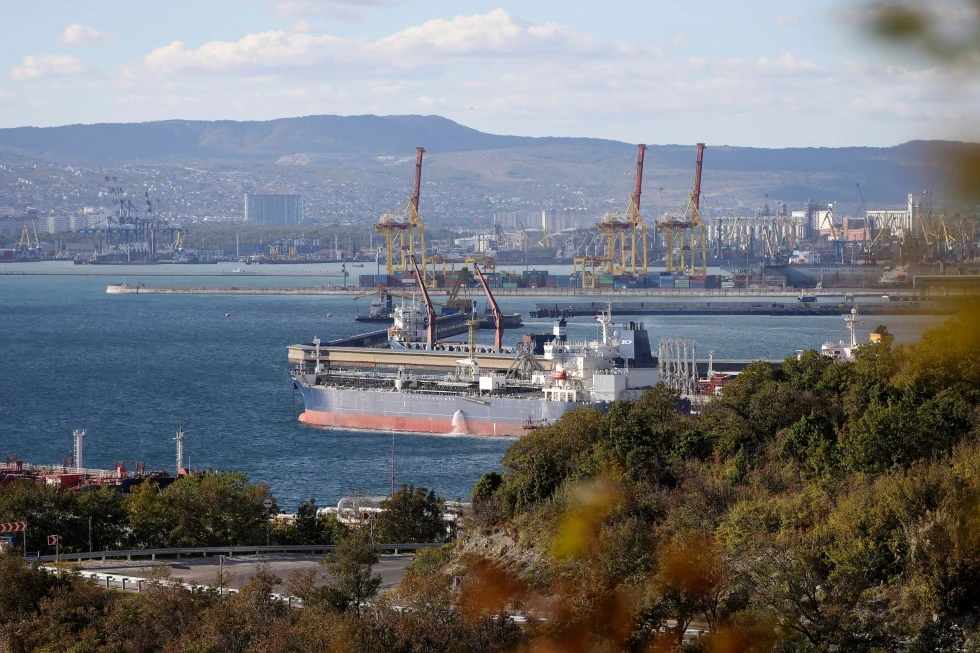 Ukraine tấn công hai tàu chở dầu “hạm đội bóng tối” của Nga bằng máy bay không người lái