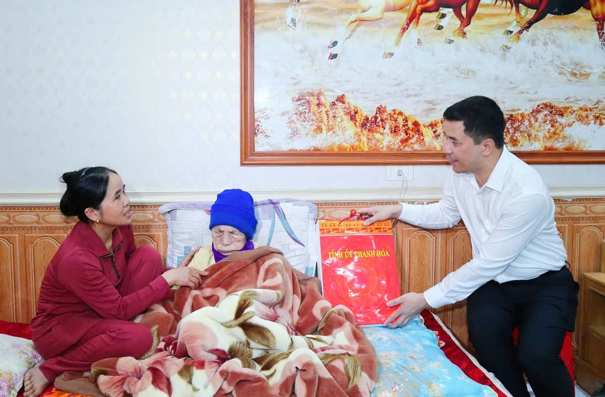 Phó Bí thư Thường trực Tỉnh ủy Nguyễn Hồng Phong: Xây dựng hình ảnh du lịch Sầm Sơn đẹp, an toàn, văn minh, thân thiện