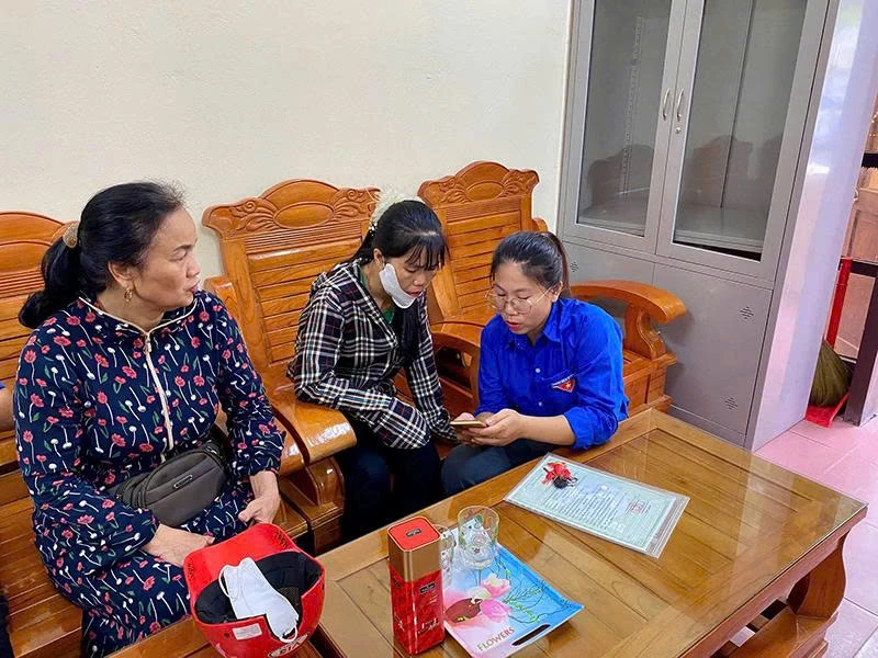 “Cầu nối” đưa công nghệ số đến với người dân vùng cao