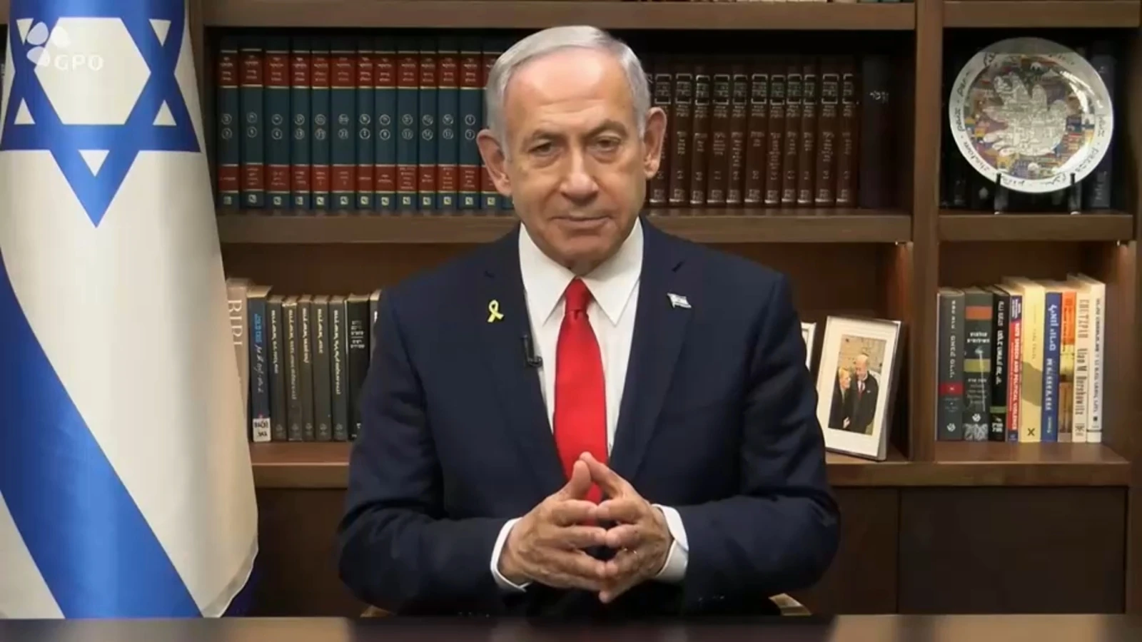 Thủ tướng Israel đệ đơn xin ân xá lên tổng thống trong phiên tòa xét xử tham nhũng kéo dài nhiều năm