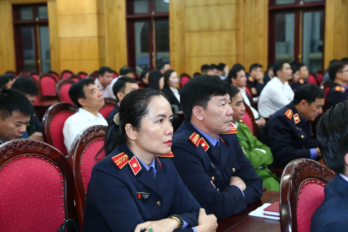 Kiên quyết, kiên trì ngăn chặn, đẩy lùi tham nhũng, lãng phí, tiêu cực