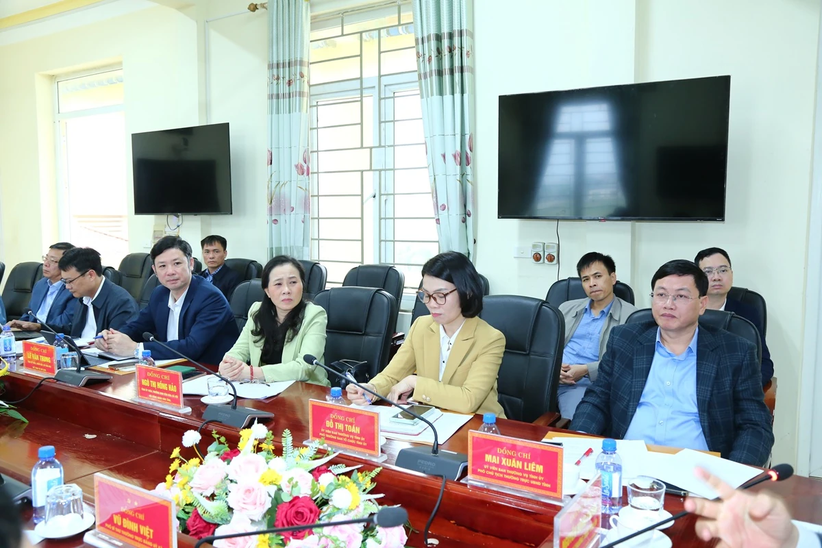Phó Bí thư Thường trực Tỉnh ủy Nguyễn Hồng Phong thăm, làm việc tại xã Biện Thượng và Vĩnh Lộc