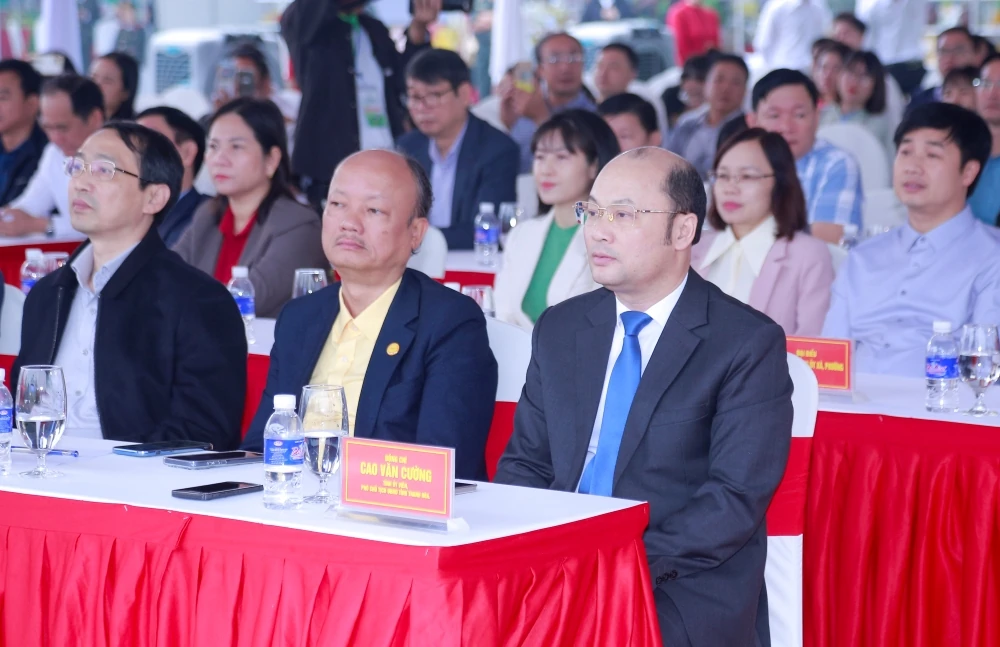Khai trương trưng bày, giới thiệu sản phẩm nông sản, thực phẩm an toàn tỉnh Thanh Hóa năm 2025