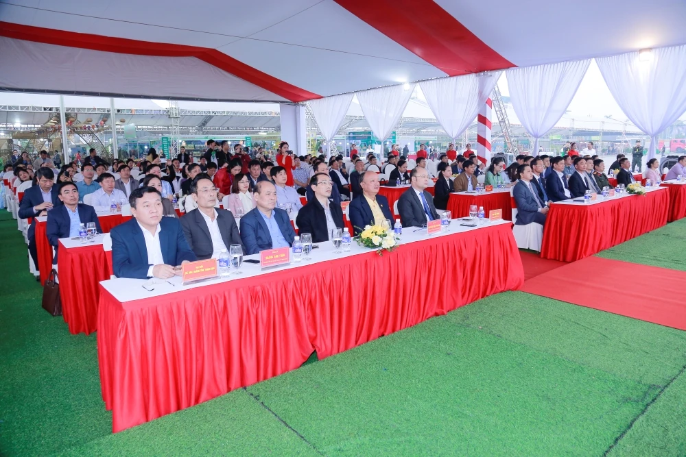 Khai trương trưng bày, giới thiệu sản phẩm nông sản, thực phẩm an toàn tỉnh Thanh Hóa năm 2025