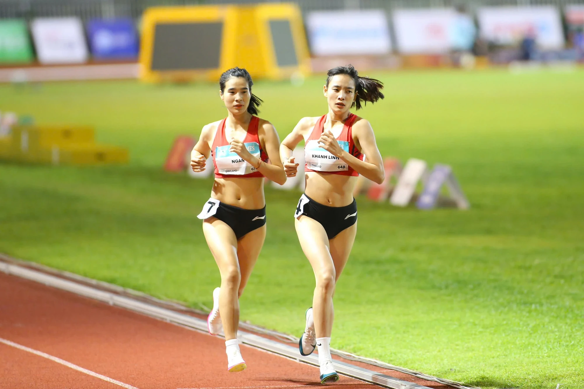 SEA Games 33 ngày 11/12: Đại thắng đường đua xanh, Việt Nam kết thúc ngày 2 với 14 HCV
