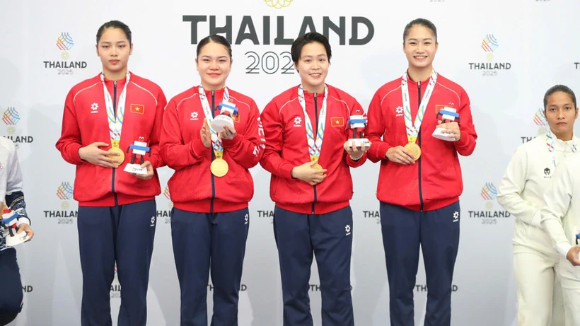 Đoàn Việt Nam vươn lên nhì bảng tổng sắp SEA Games 33; Zidane bất ngờ xuất hiện tại Bernabeu